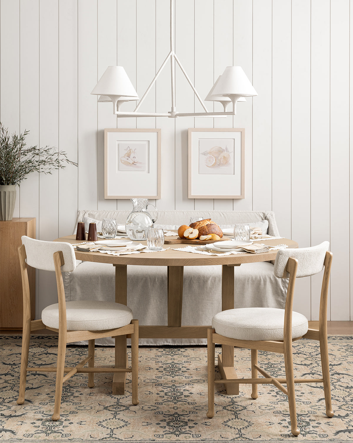 Scandinavian White Oak Dining Chair with Curved Ball Foot & Round Seat for Dining Room