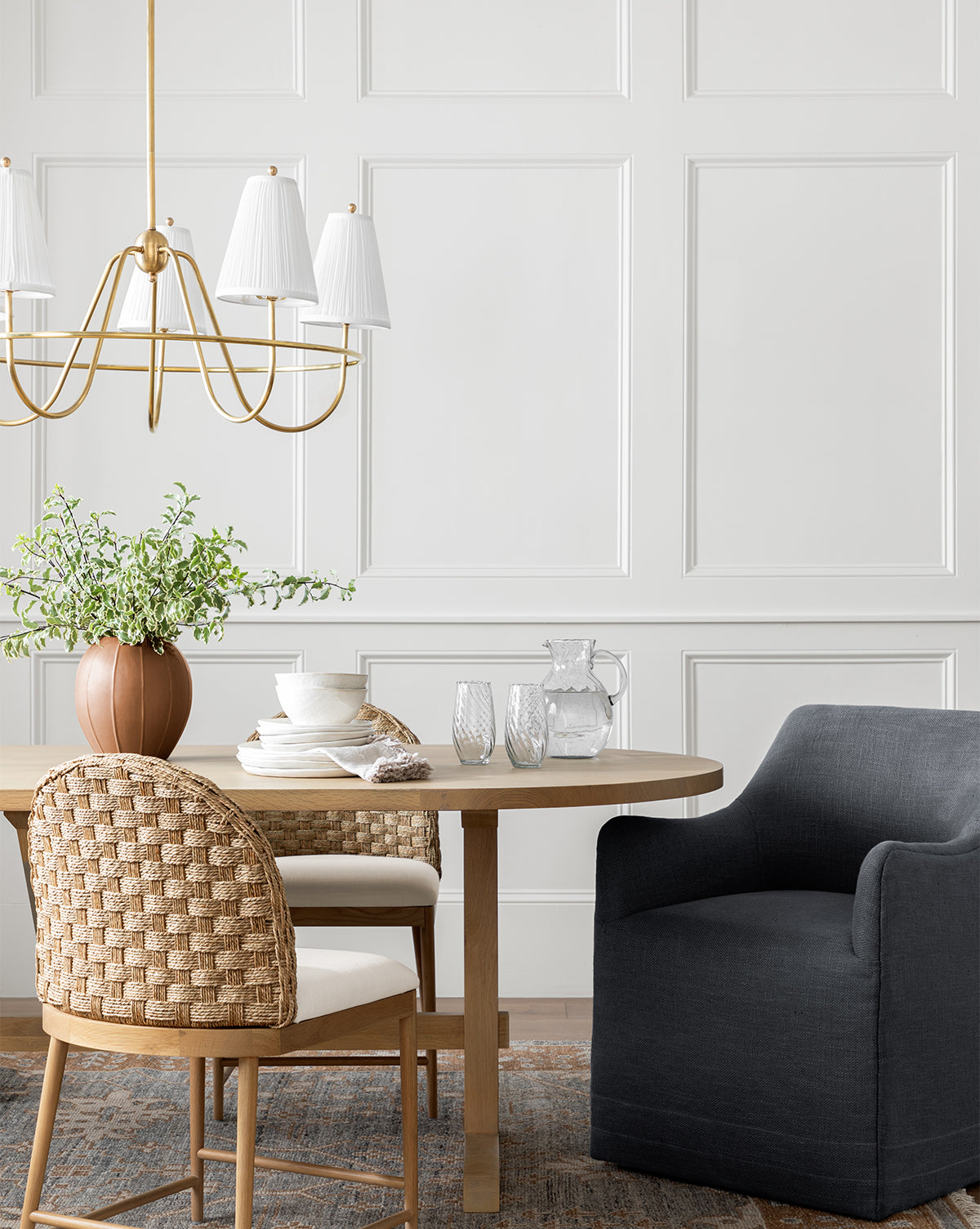 Contemporary Linen Dining Chair with Fluid Armrests for Dining Room