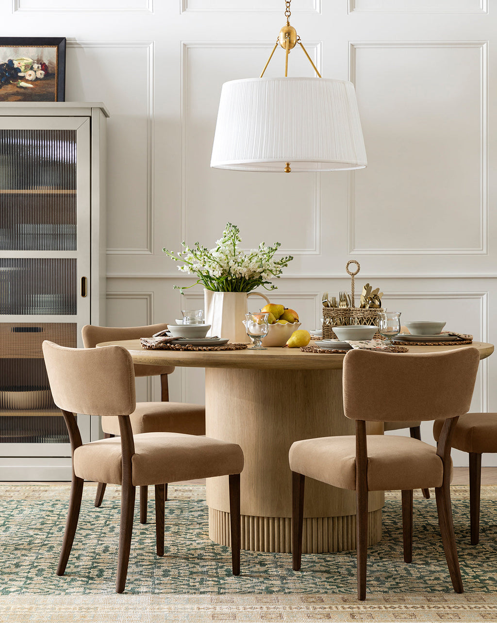 Heritage Oak Round Dining Table with Reeded Base, Seats 4-6 for Dining Room
