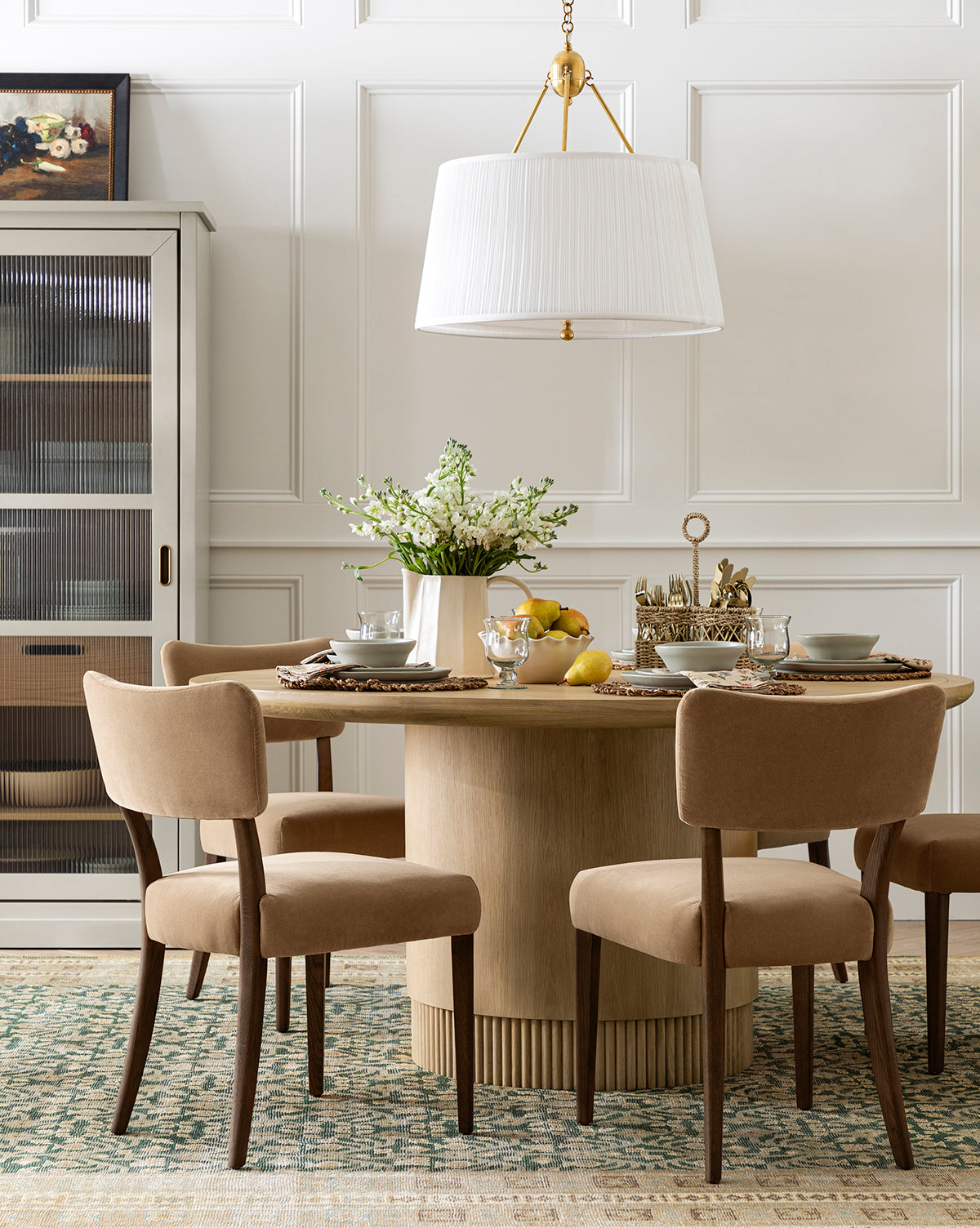 Heritage Oak Round Dining Table with Reeded Base, Seats 4-6 for Dining Room