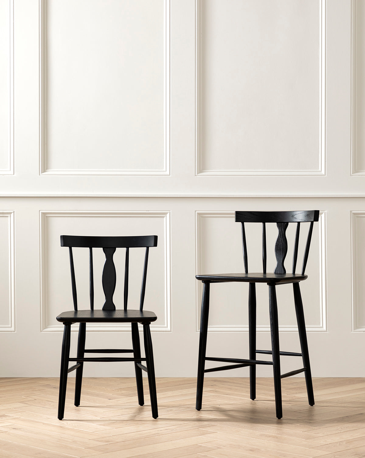Classic Solid Oak Dining Chair with Spindle Back for Dining Room