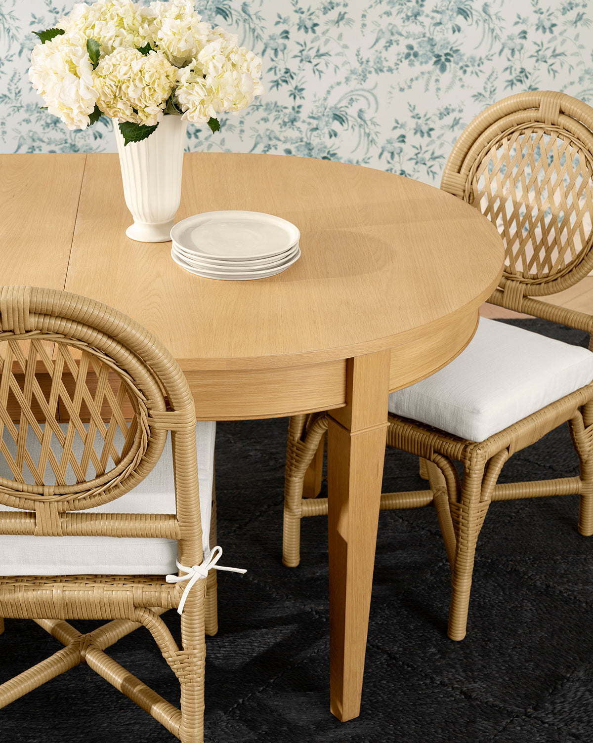 Classic Oak Extension Dining Table with Tapered Legs for Dining Room