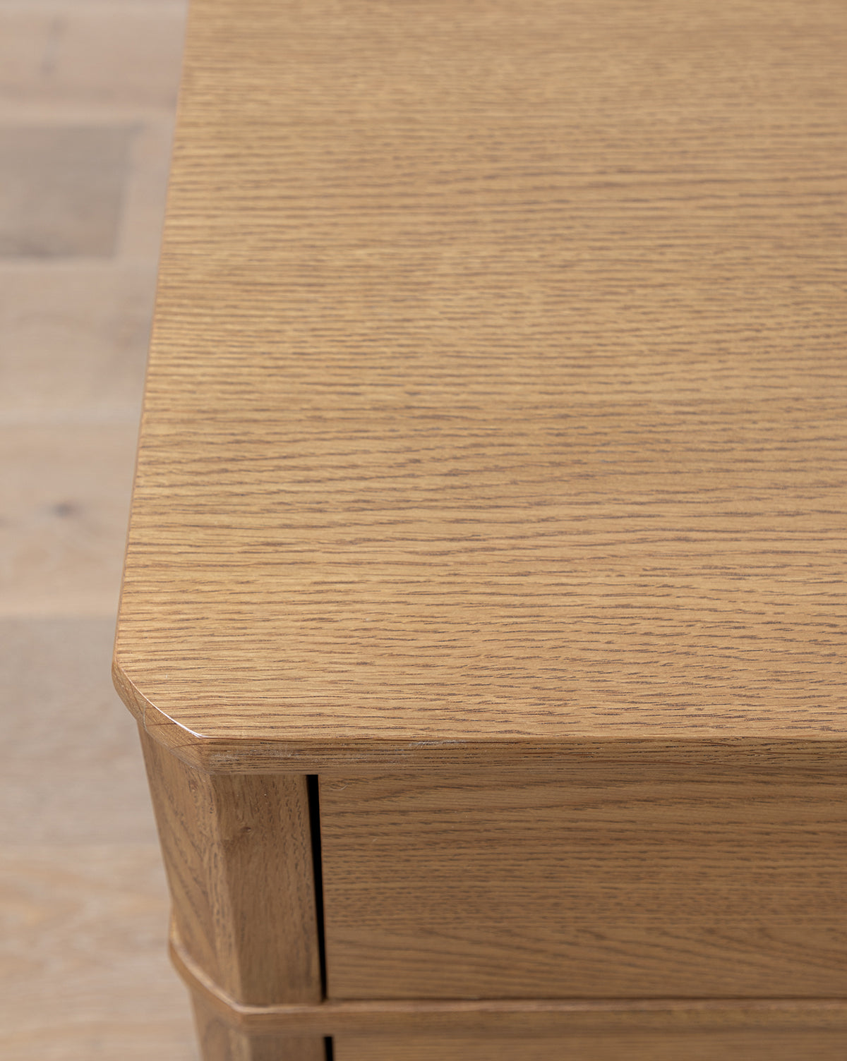 Classic Honey Oak Veneer Dresser with Drop Pulls for Bedroom
