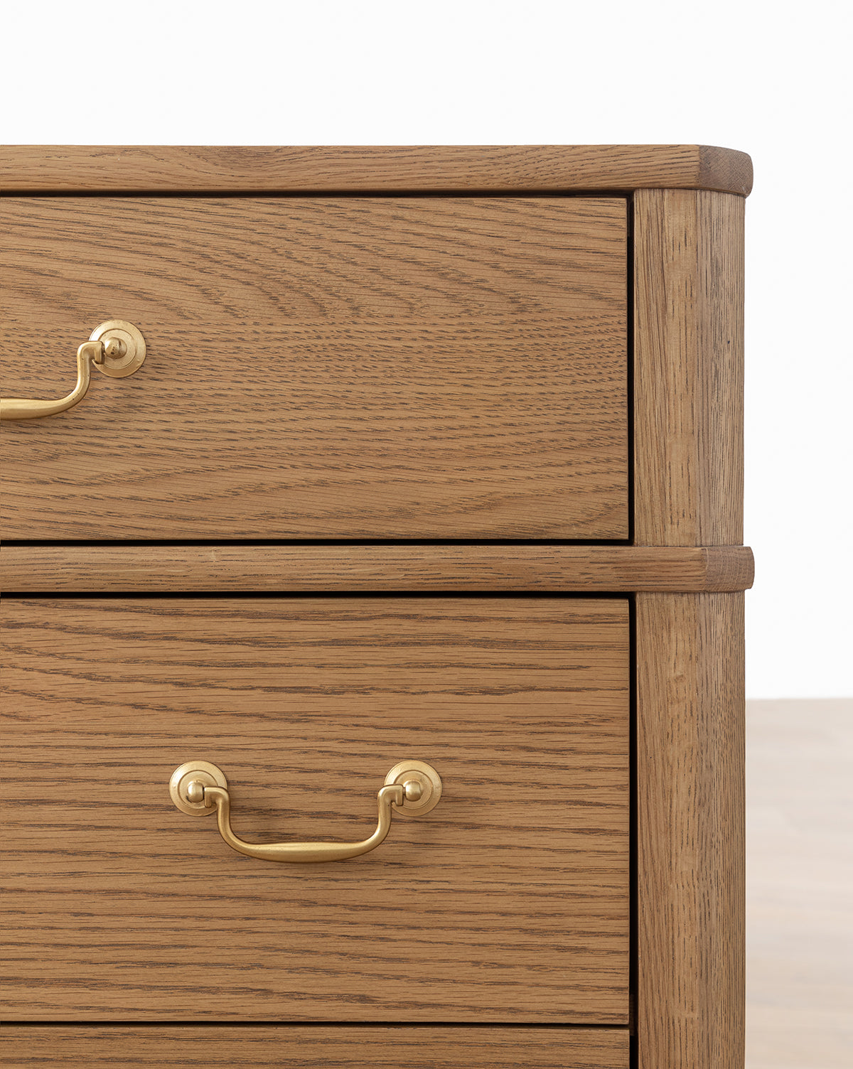 Classic Honey Oak Veneer Dresser with Drop Pulls for Bedroom