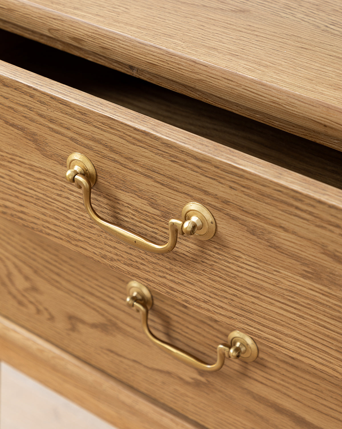 Classic Honey Oak Veneer Nightstand with Drop Pulls & Soft-Close Drawers for Bedroom