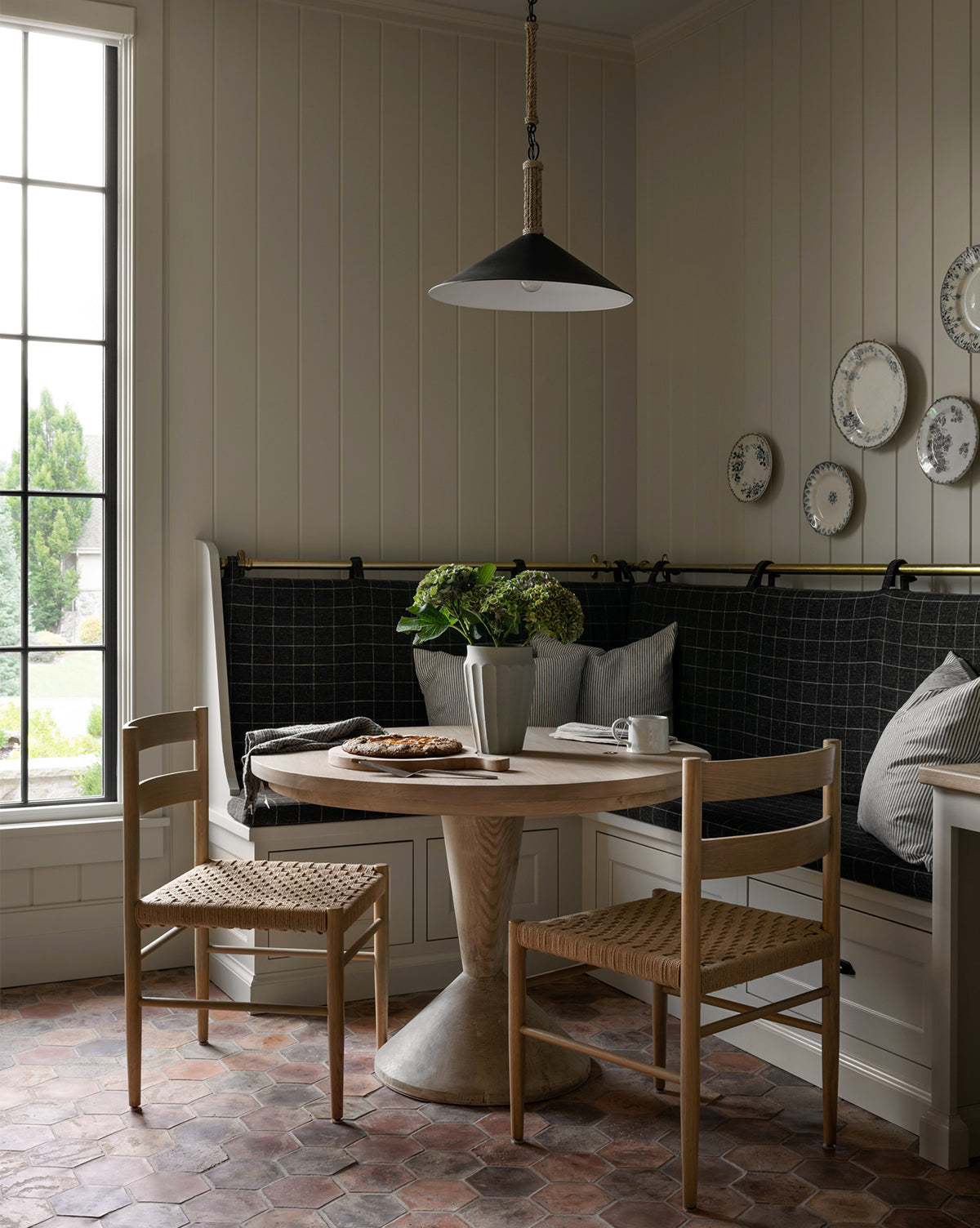 Scandinavian Paper Cord Woven Dining Chair with Transitional Form for Dining Room