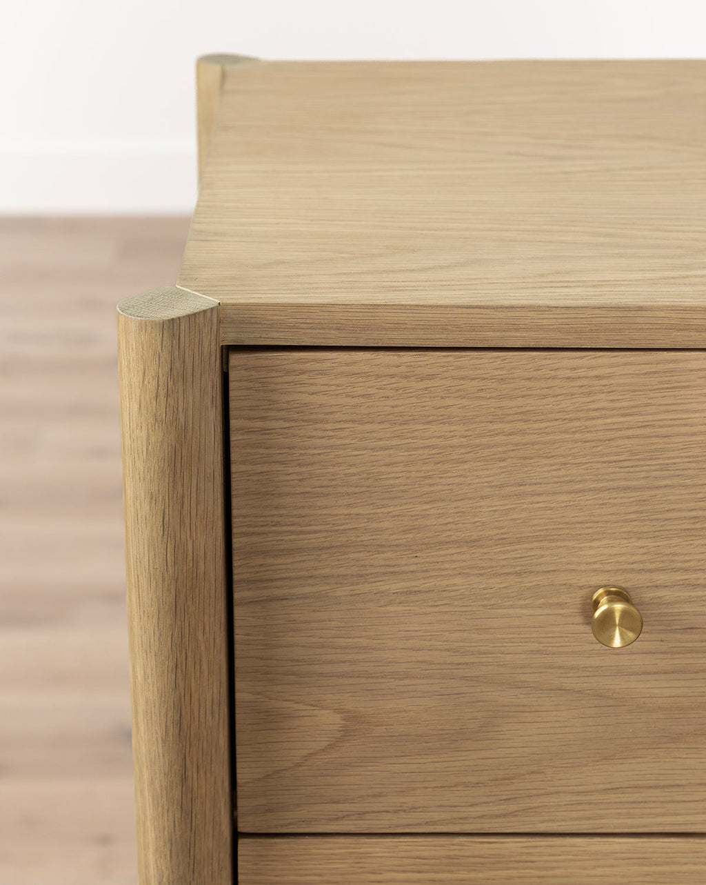 Heritage White Oak Tallboy Dresser with Five Drawers & Brass Hardware for Bedroom