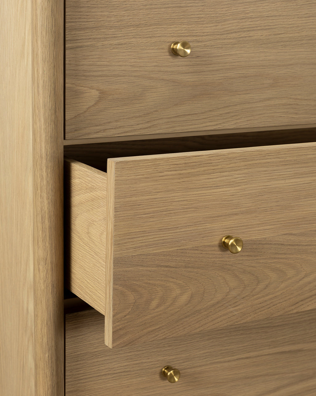 Heritage White Oak Tallboy Dresser with Five Drawers & Brass Hardware for Bedroom