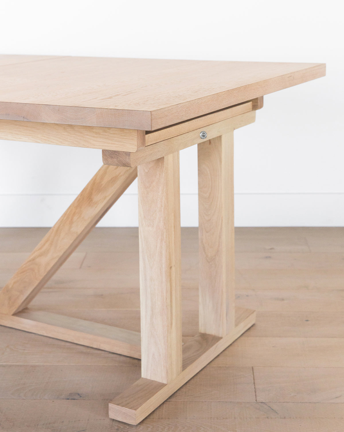 Classic Solid Oak Extension Dining Table with Sturdy Construction for Dining Room