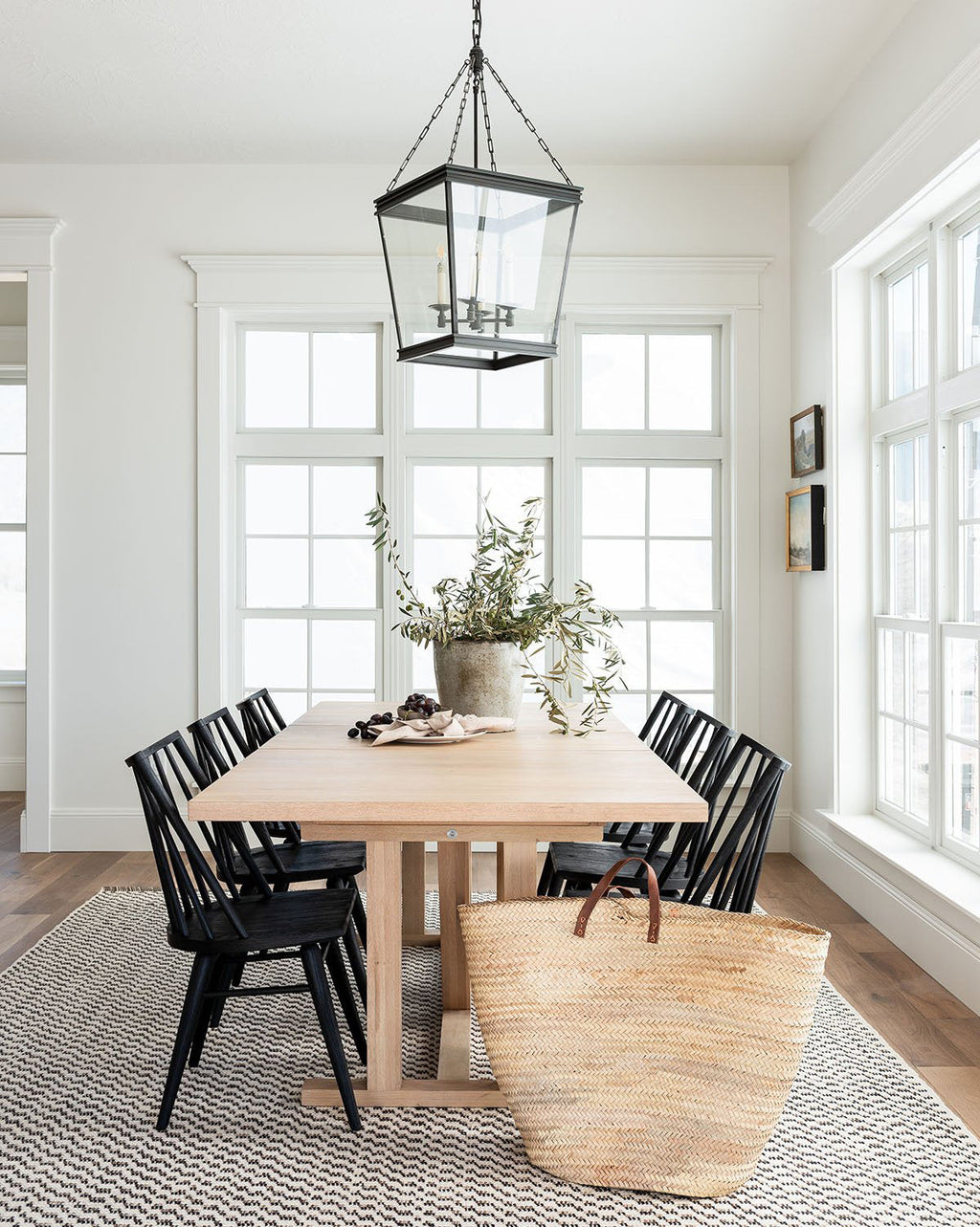 Classic Solid Oak Extension Dining Table with Sturdy Construction for Dining Room