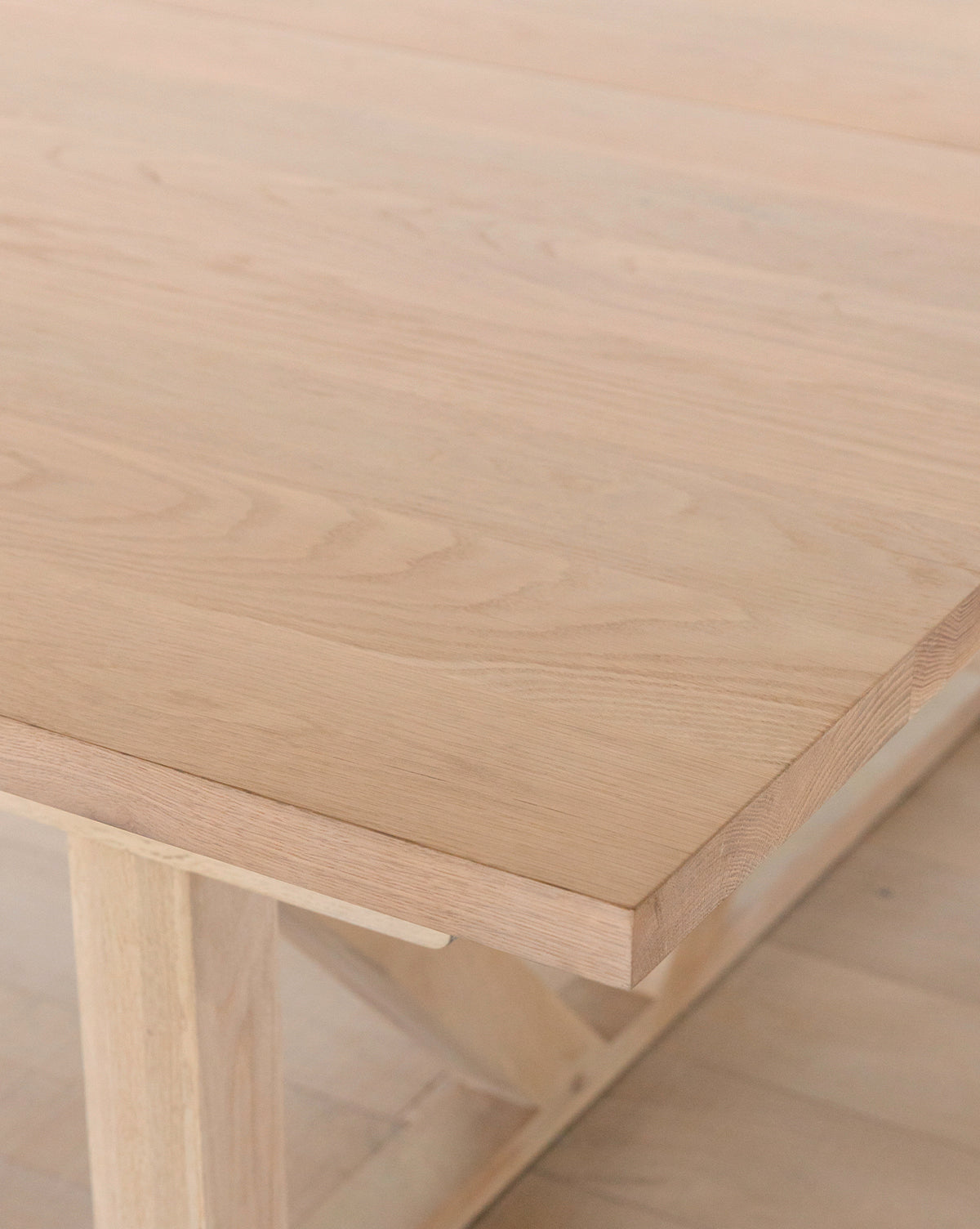 Classic Solid Oak Extension Dining Table with Sturdy Construction for Dining Room