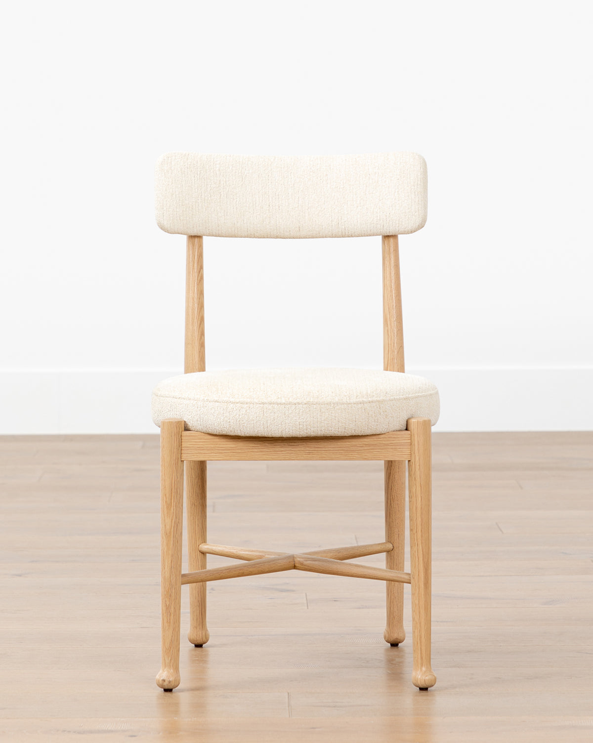 Scandinavian White Oak Dining Chair with Curved Ball Foot & Round Seat for Dining Room