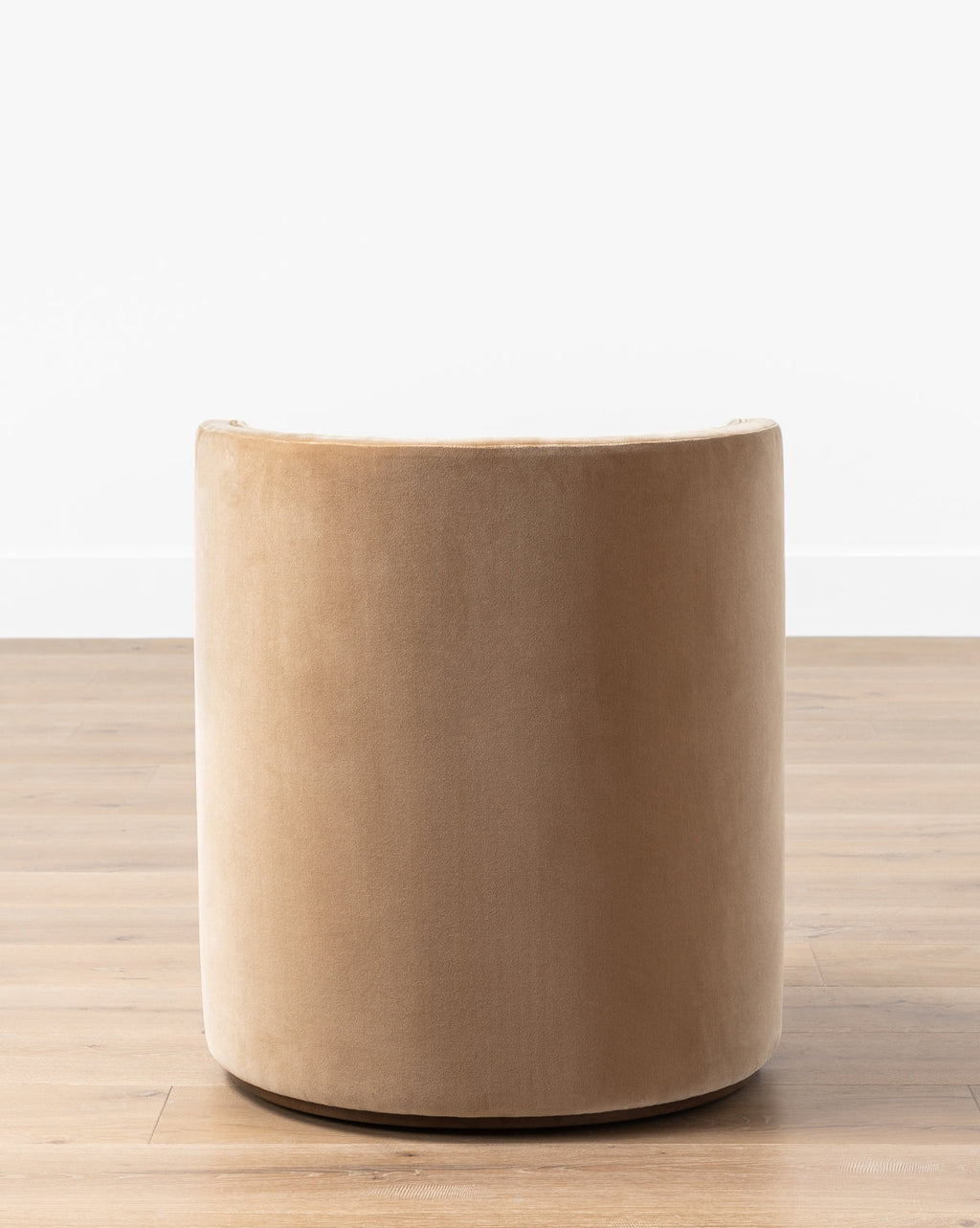 Glam Velvet Dining Chair with Barrel Back & Round Form for Dining Room