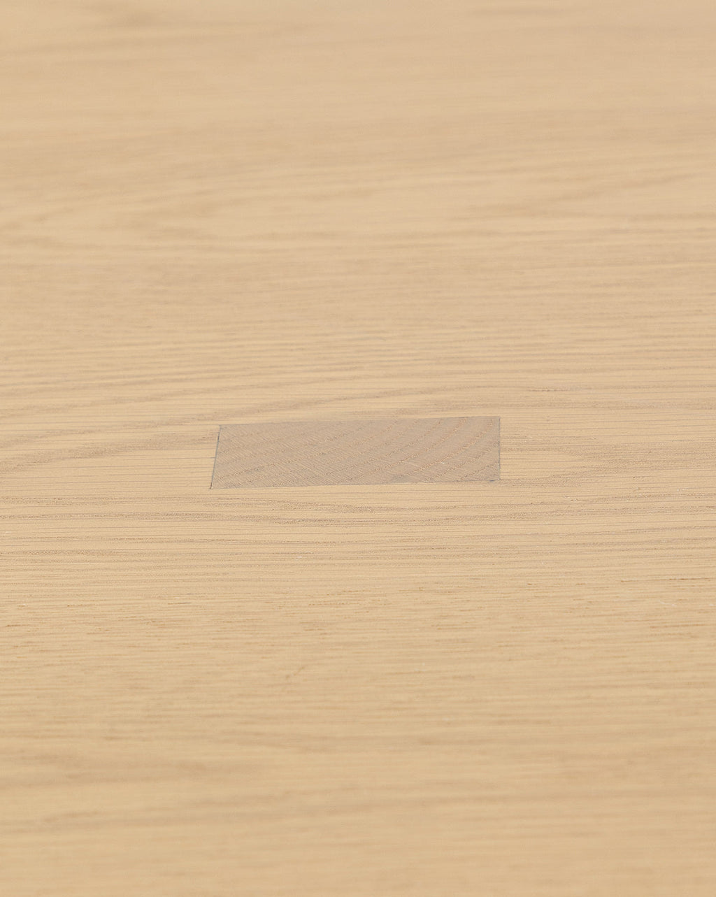 Minimalist Kiln-Dried White Oak Round Dining Table with Mortise & Tenon Joinery for Dining Room