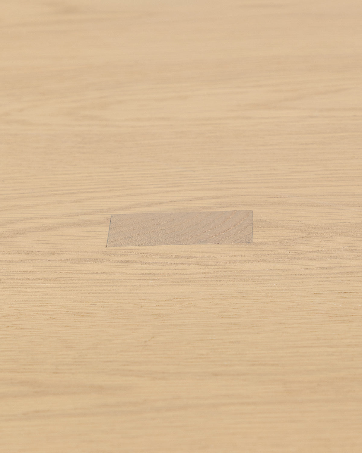 Minimalist Kiln-Dried White Oak Round Dining Table with Mortise & Tenon Joinery for Dining Room