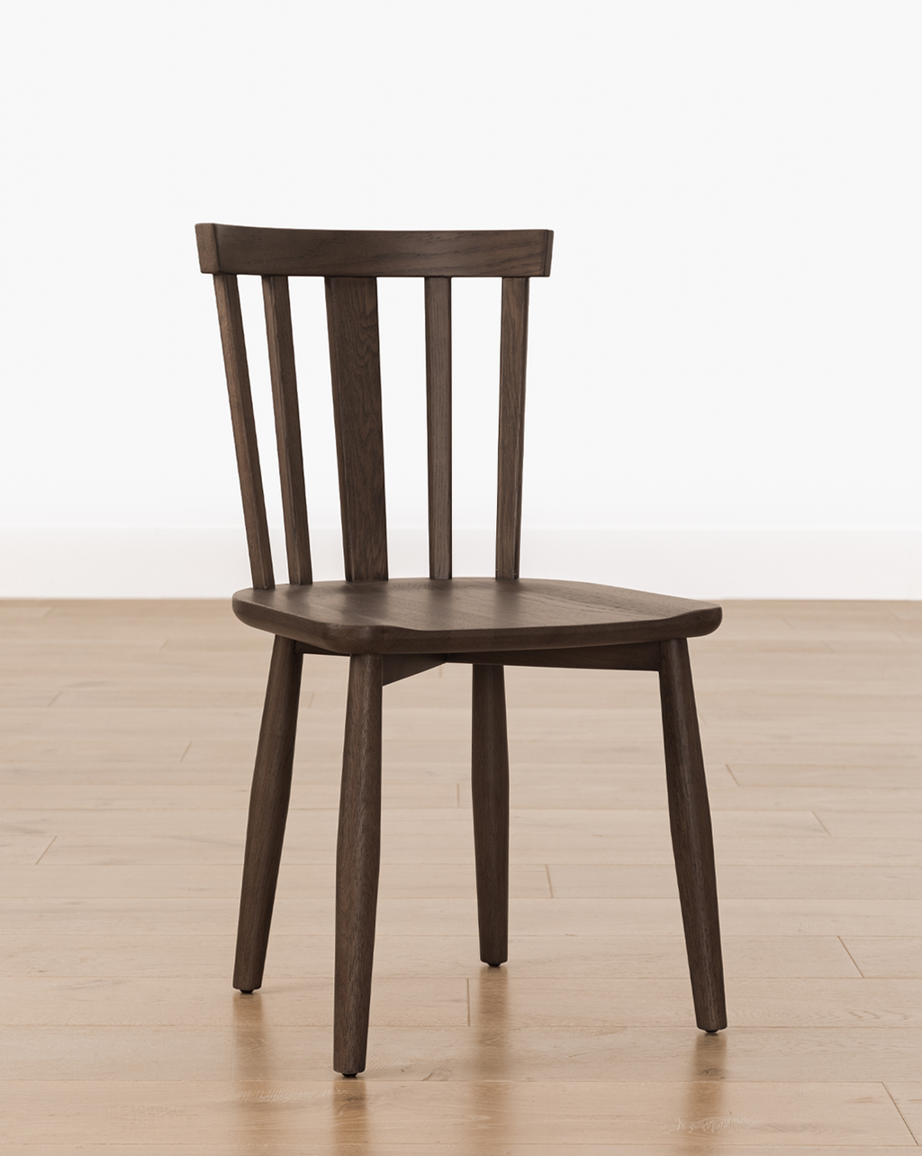 Classic Solid Wood Dining Chair with Curved Backrest & Tapered Legs for Dining Room