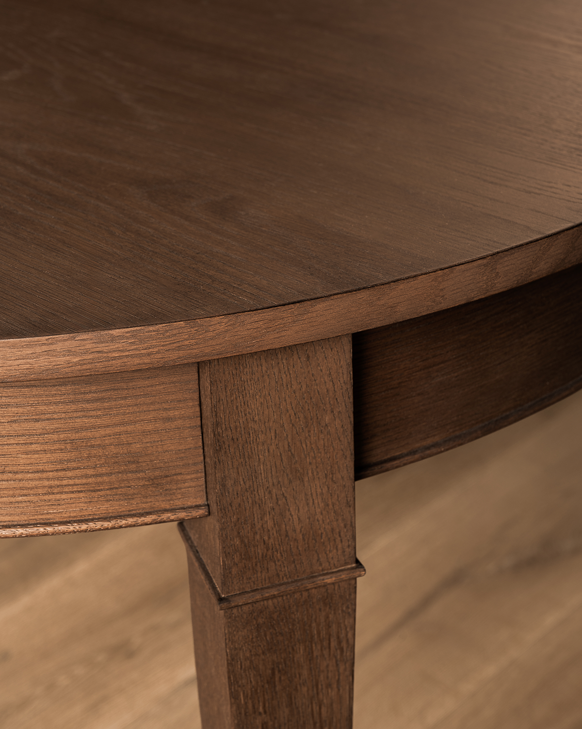 Classic Oak Extension Dining Table with Tapered Legs for Dining Room