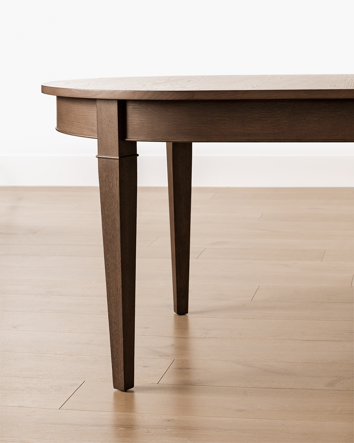 Classic Oak Extension Dining Table with Tapered Legs for Dining Room