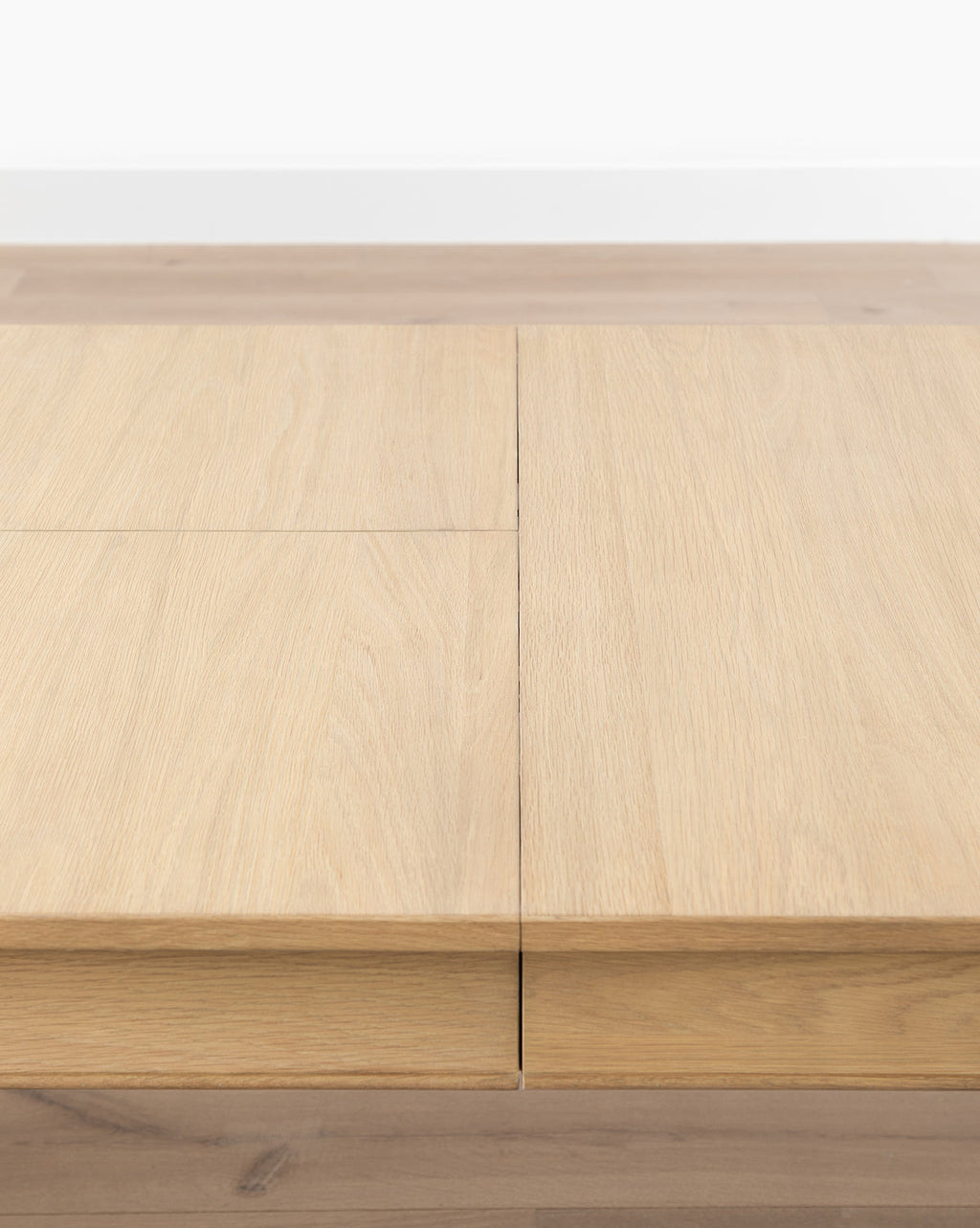 Classic Oak Extension Dining Table with Tapered Legs for Dining Room