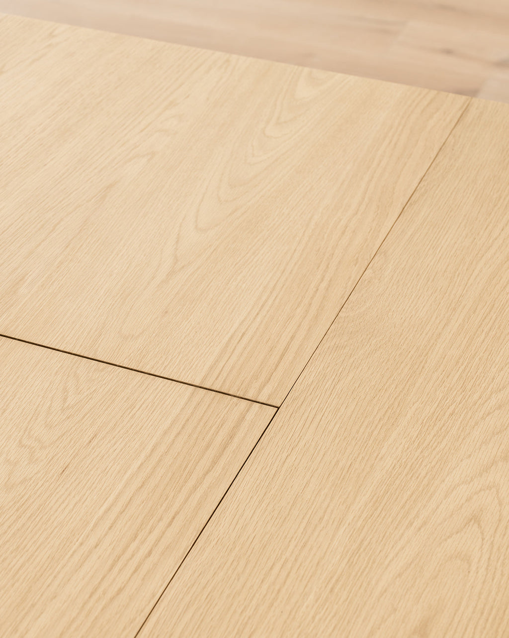 Classic Oak Extension Dining Table with Tapered Legs for Dining Room