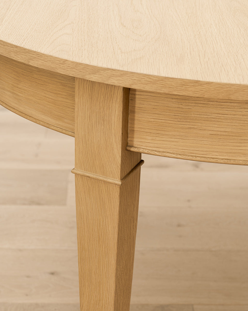 Classic Oak Extension Dining Table with Tapered Legs for Dining Room