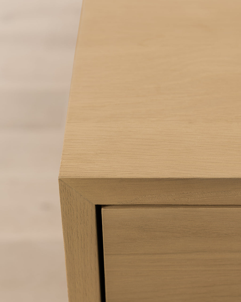 Contemporary Dresser with Etched Grid Pattern & Brass Pulls for Bedroom