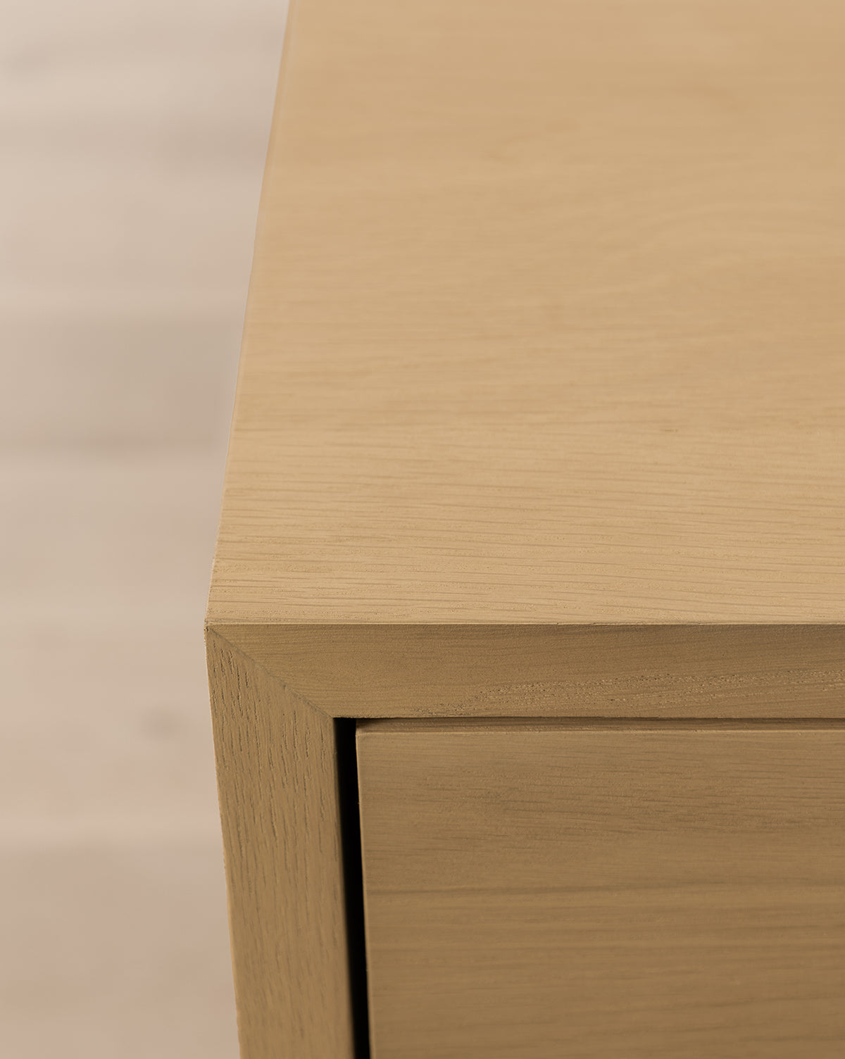 Contemporary Dresser with Etched Grid Pattern & Brass Pulls for Bedroom