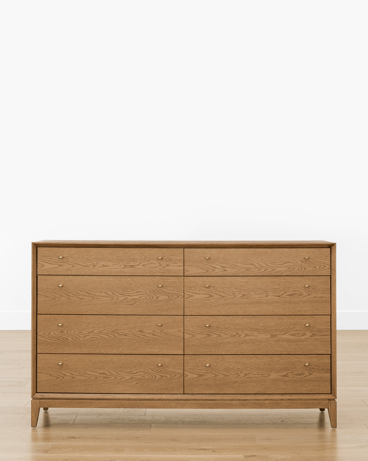 Classic Solid Oak Dresser with Tapered Legs & Soft-Close Drawers for Bedroom