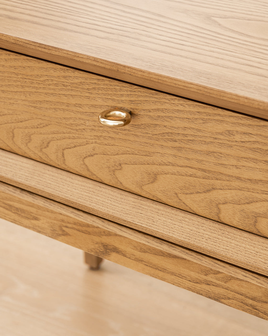 Classic Solid Oak Nightstand with Full-Extension Drawer for Bedroom