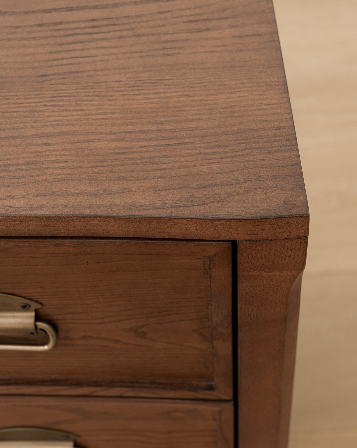 Modern Walnut Nightstand with Brass-Detailed Drawers for Bedroom