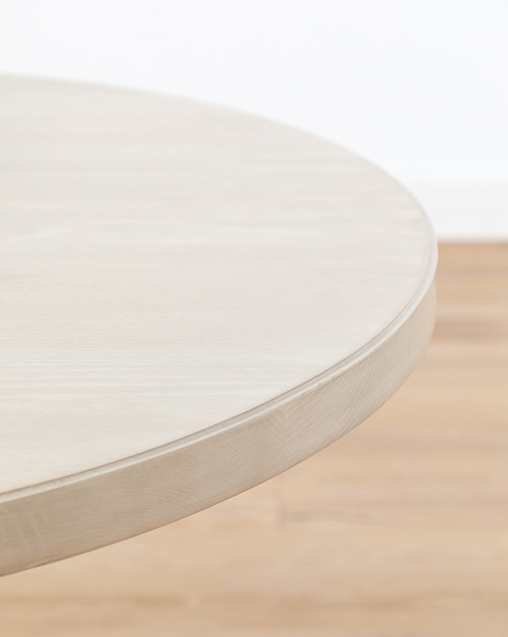 Farmhouse White Oak Dining Table with Rustic Woodgrain Details for Dining Room