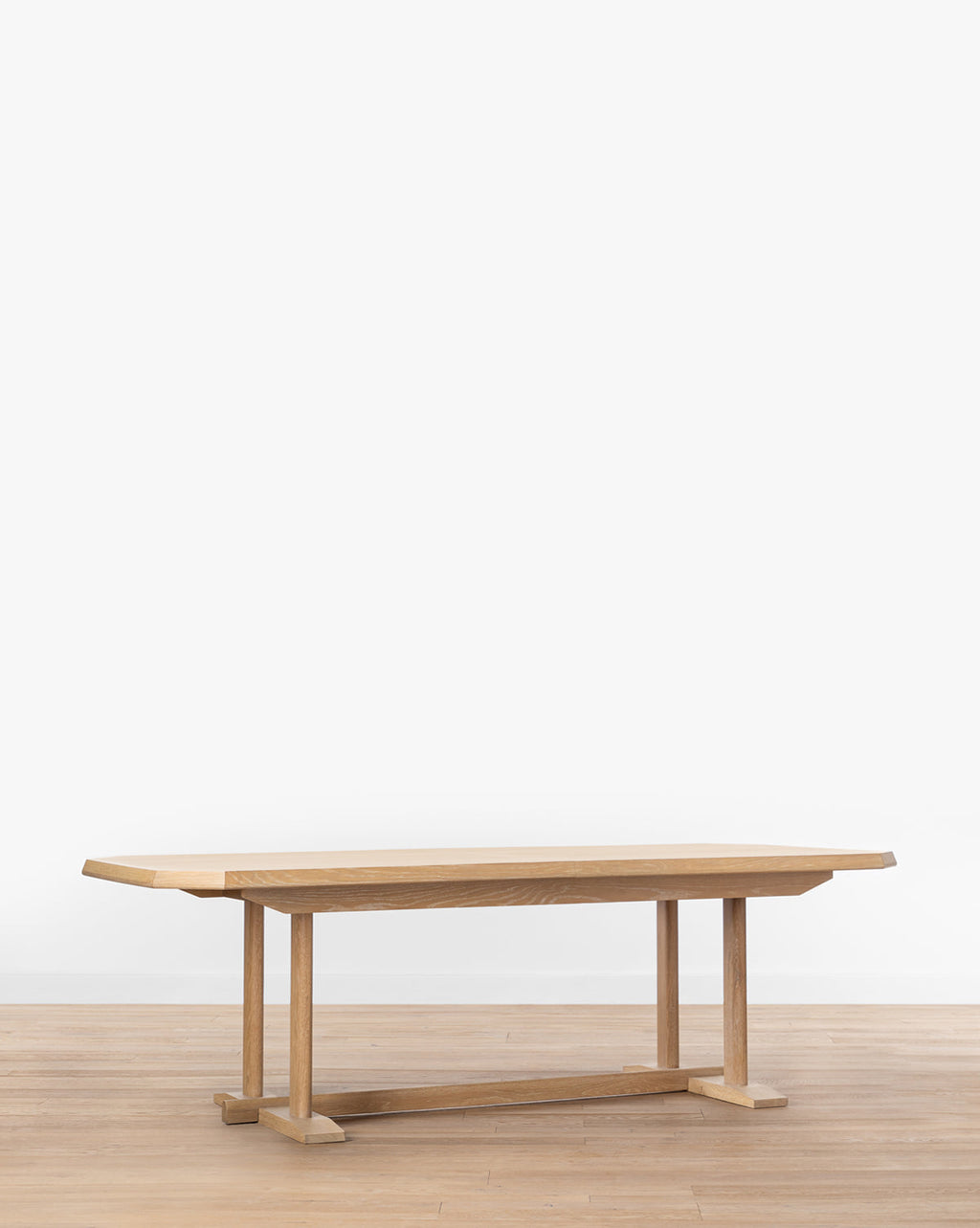 Classic Solid Oak Extension Dining Table with Butterfly Leaf for Dining Room