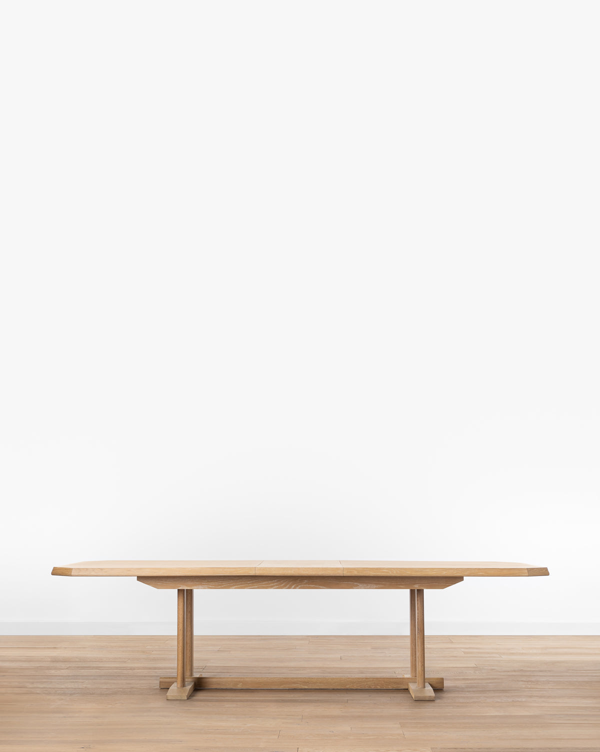 Classic Solid Oak Extension Dining Table with Butterfly Leaf for Dining Room