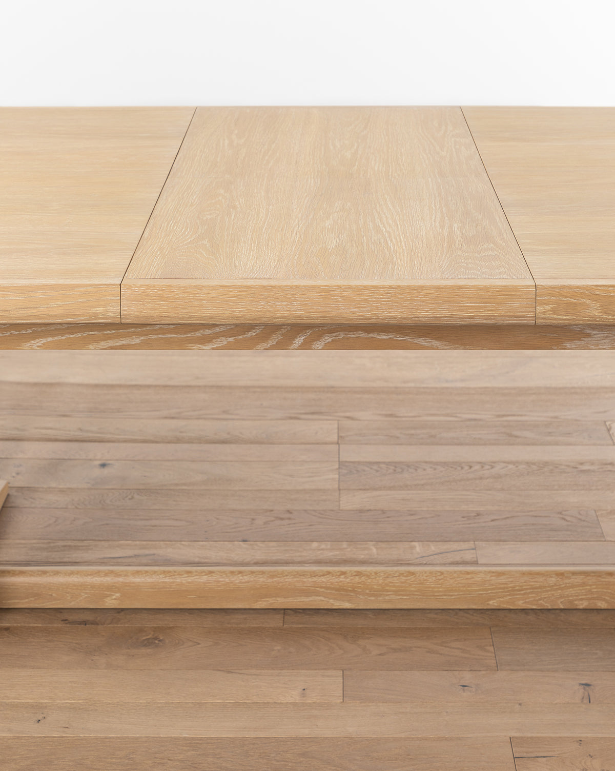 Classic Solid Oak Extension Dining Table with Butterfly Leaf for Dining Room