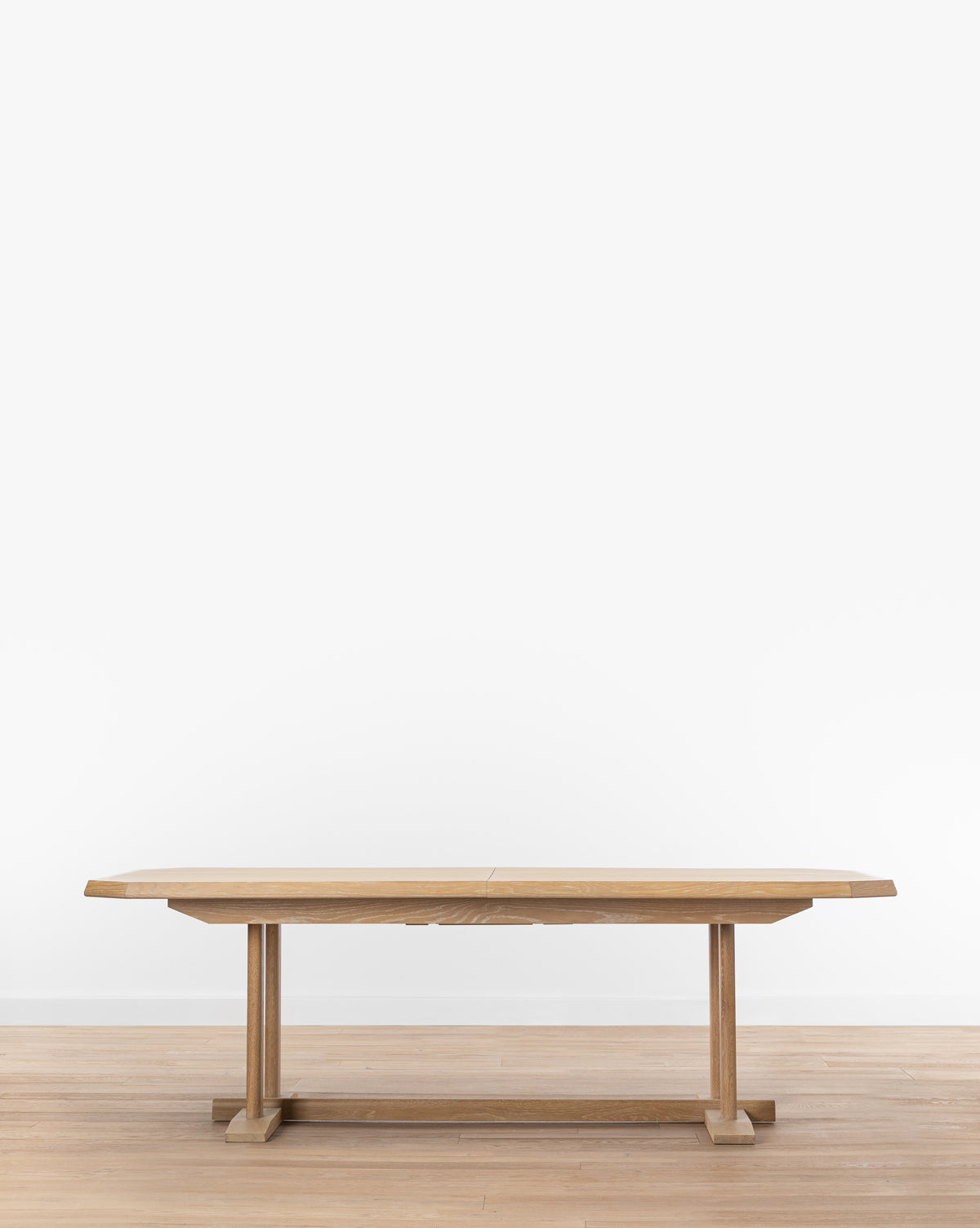 Classic Solid Oak Extension Dining Table with Butterfly Leaf for Dining Room