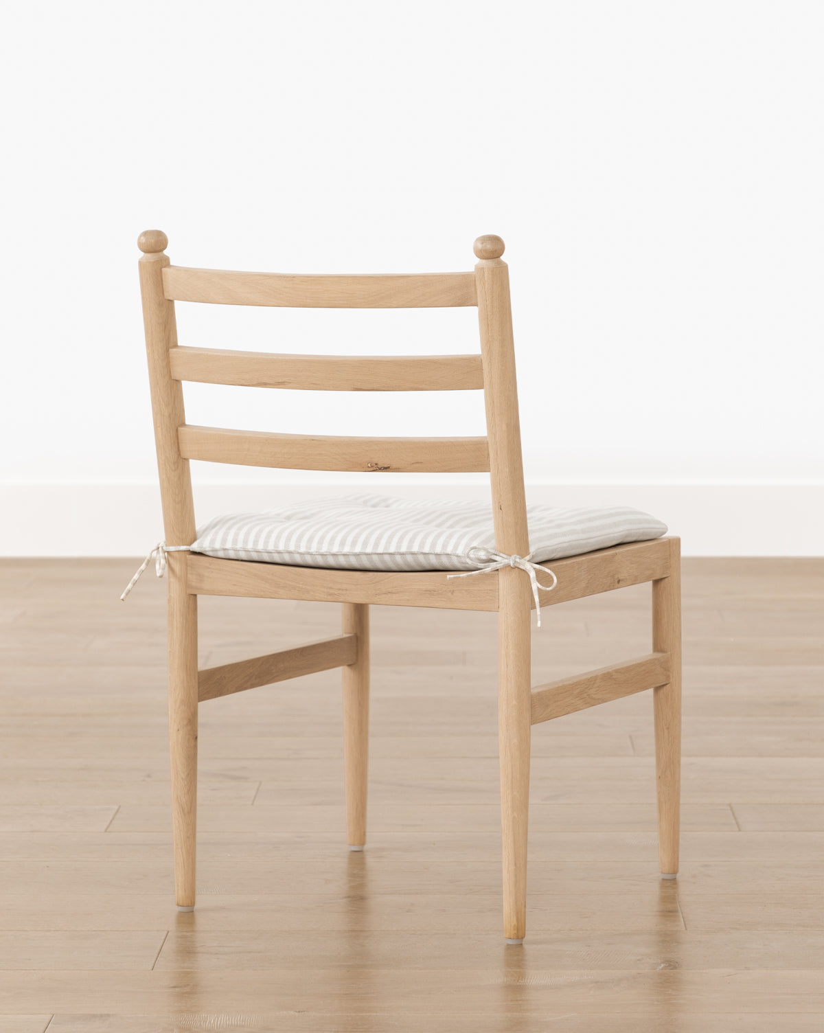Minimalist White Oak Dining Chair with Linen Tie-On Cushion for Dining Room