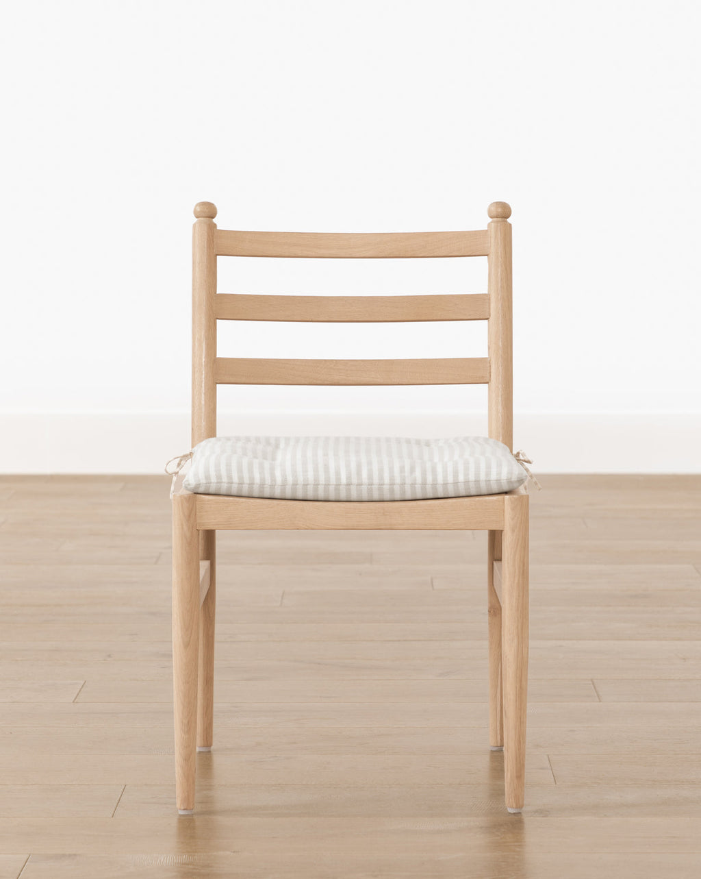 Minimalist White Oak Dining Chair with Linen Tie-On Cushion for Dining Room