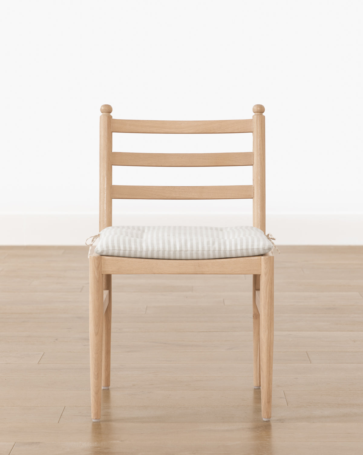Minimalist White Oak Dining Chair with Linen Tie-On Cushion for Dining Room