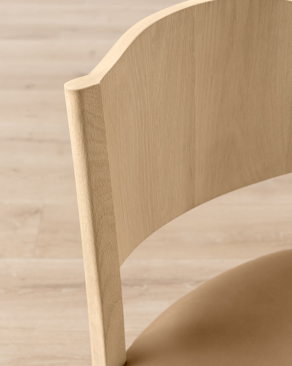 Classic White Oak Dining Chair with Curved Details & Upholstered Seat for Dining Room