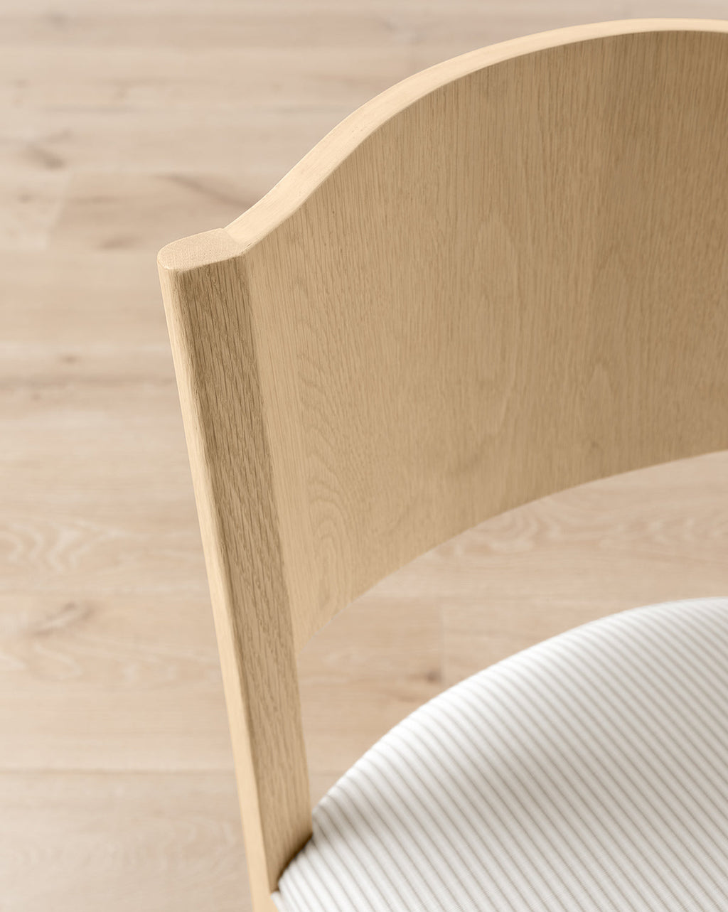 Classic White Oak Dining Chair with Curved Details & Upholstered Seat for Dining Room