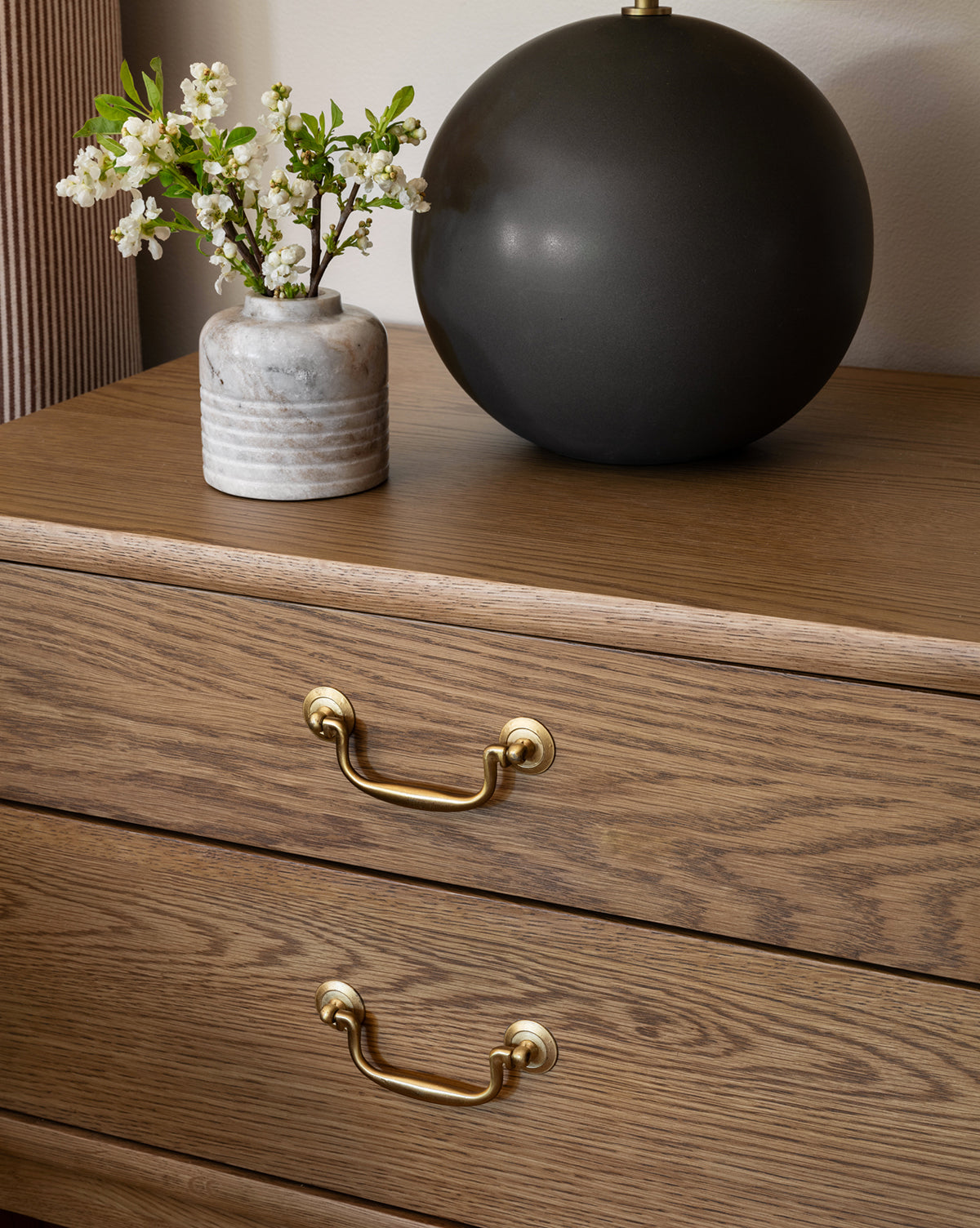 Classic Honey Oak Veneer Nightstand with Drop Pulls & Soft-Close Drawers for Bedroom