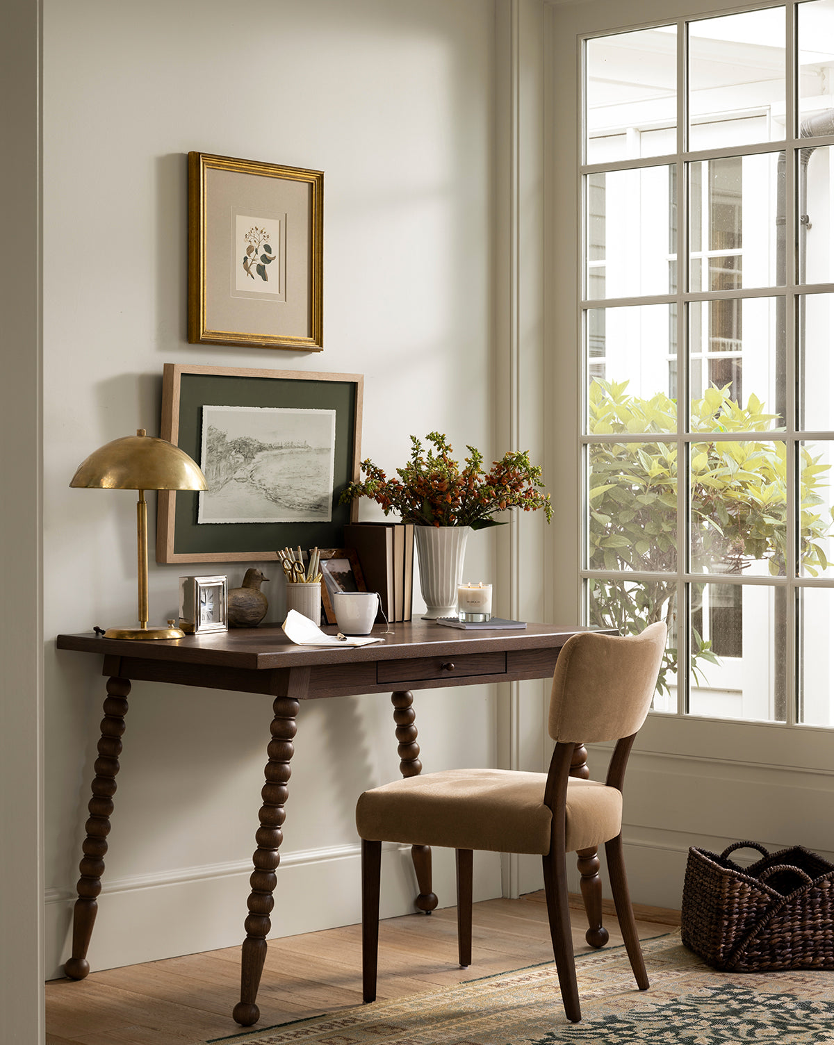 Glam Velvet Dining Chair with Kidney-Shaped Back for Dining Room
