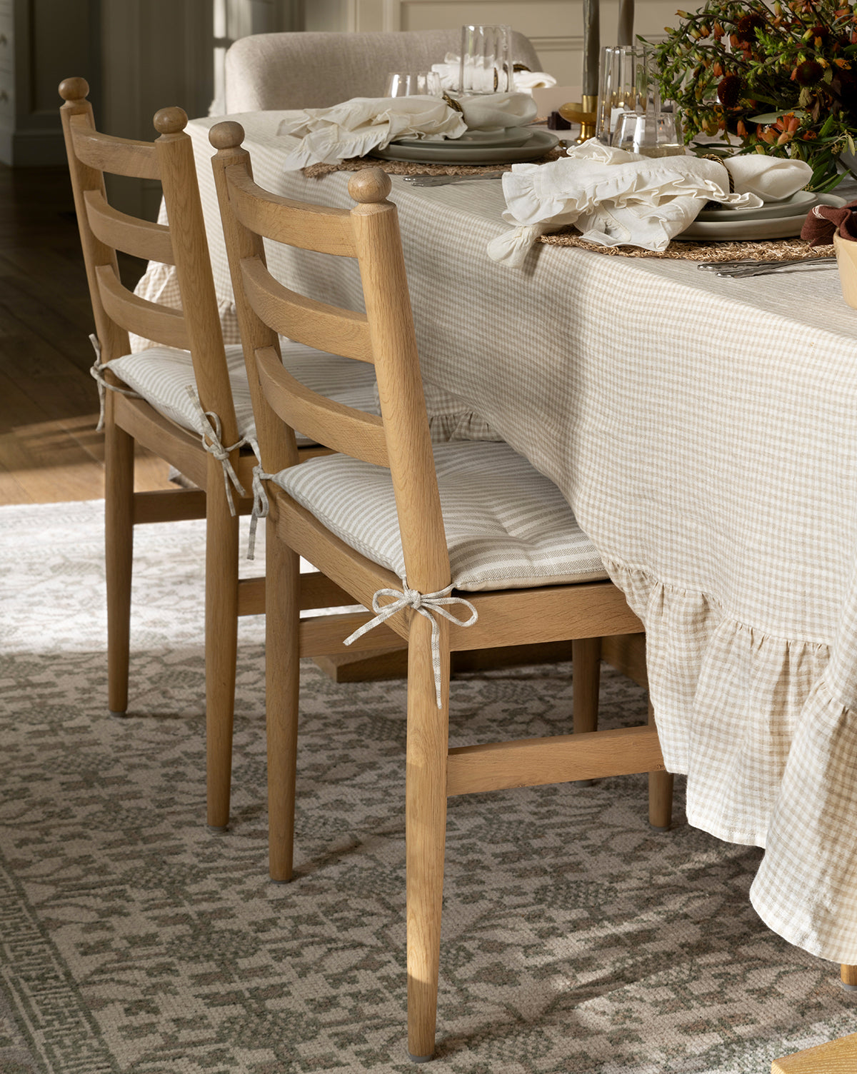 Minimalist White Oak Dining Chair with Linen Tie-On Cushion for Dining Room