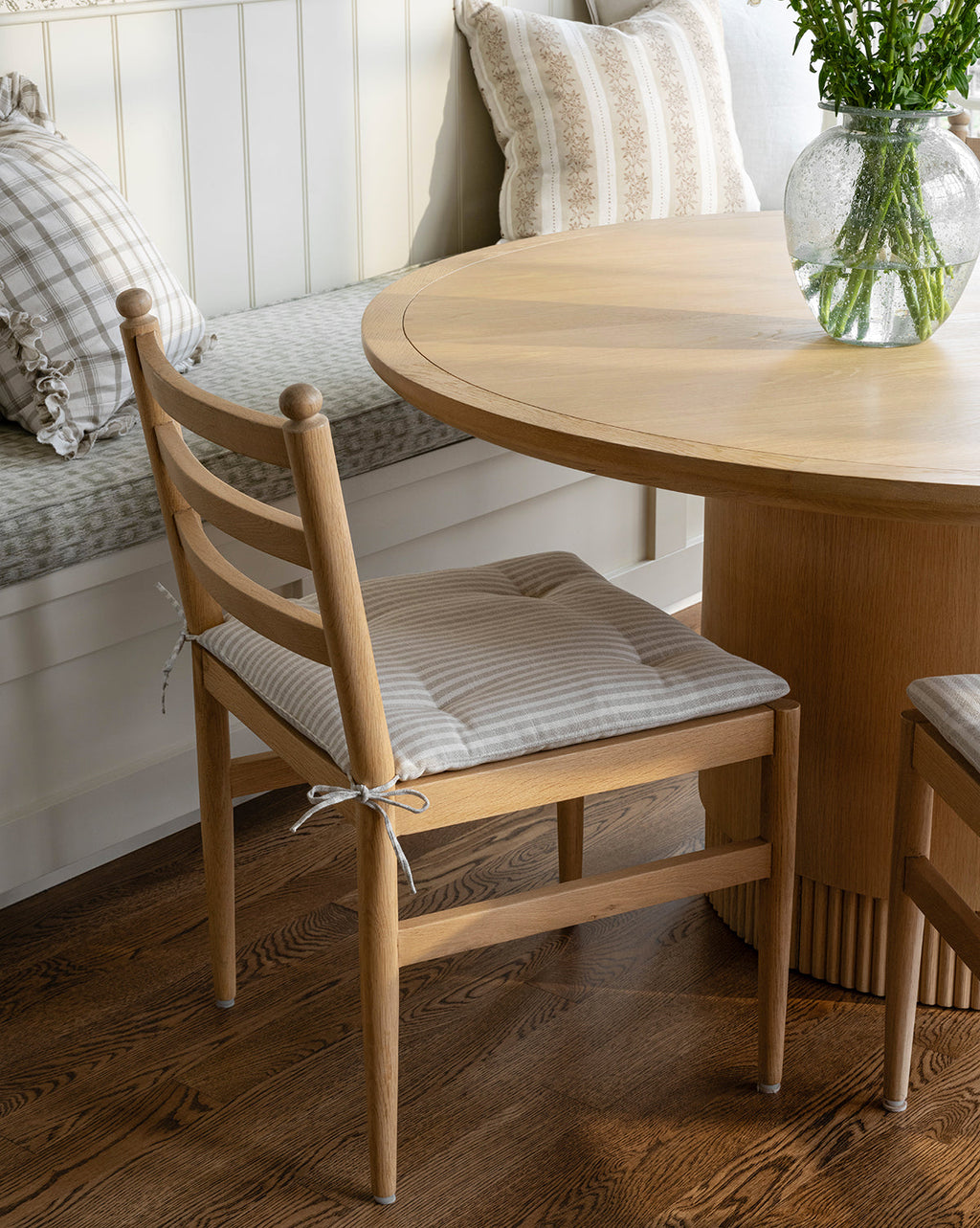Minimalist White Oak Dining Chair with Linen Tie-On Cushion for Dining Room