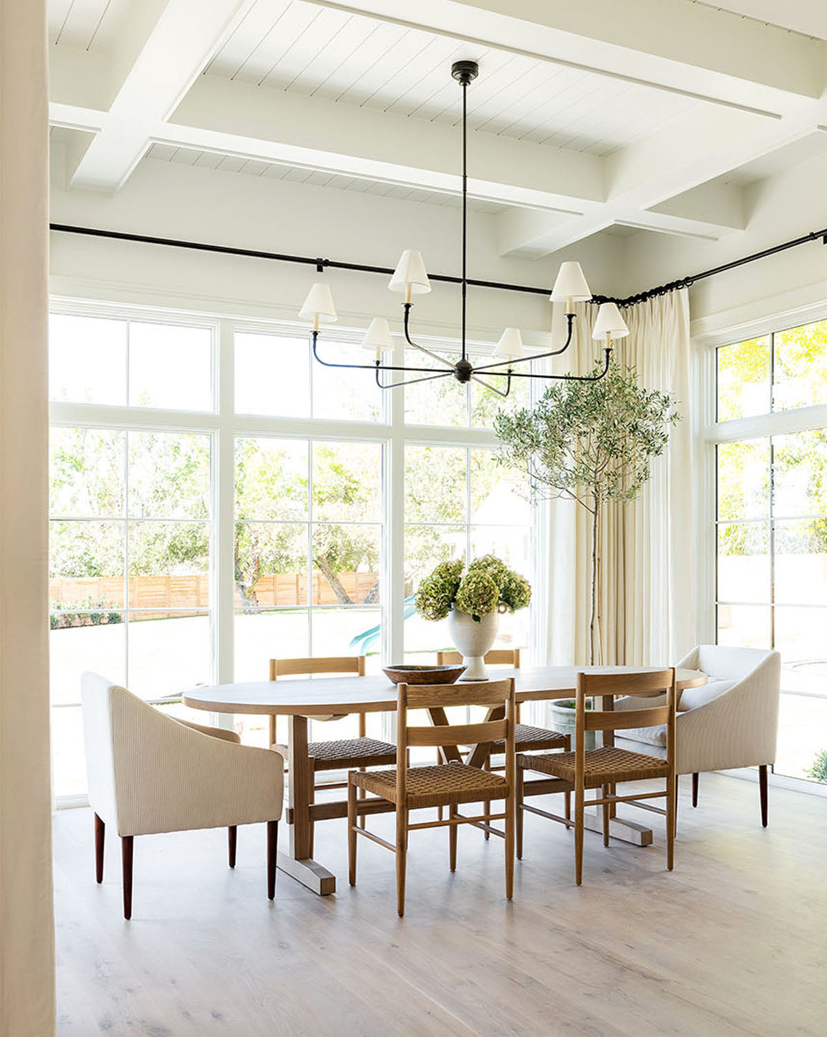 Minimalist Kiln-Dried White Oak Oval Dining Table with Mortise & Tenon Joinery for Dining Room